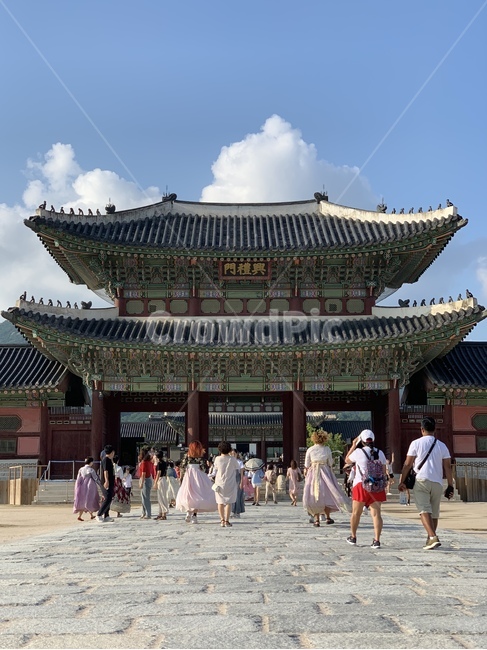 경복궁,건축물,광화문,전통,전통건축,한국,한국랜드마크,랜드마크,한국전통,한국문화,korean traditional,korean culture,사람들,대중,군중,other people,crowd,건축물,건물외관,exterior,building,structure,architecture,construction