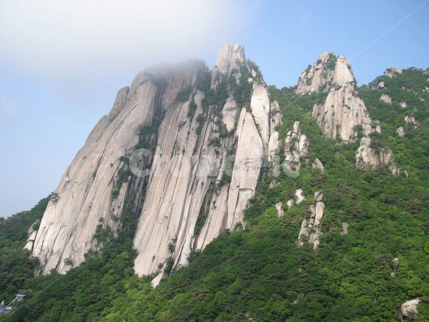 도봉산,만장봉,선인봉,자운봉,바위산,암벽,하늘,안개,북한산국립공원,서울,산,도봉구,정상,여름,자연,풍경,nature,landscape,한국자연풍경,한국자연경관,korea nature landscape,outdoors,옥외,slope,경사,cliff,낭떠러지,mountain