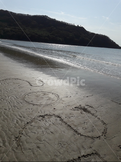낙서,모래그림,sos,scribble,sandpicture,모래,그림,sand,picture,doodle,shoreline,해안선,water,물,ocean,대양,sea,바다,nature,자연,outdoors,옥외,coast,연안,beach,바닷가