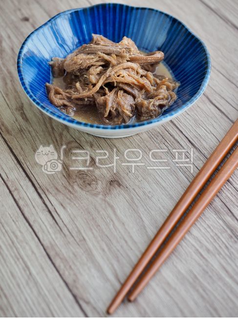 소고기,소고기장조림,장조림,한식,아시아음식,한국음식,밑반찬,간장조림,반찬,단백질,소고기간장조림,쇠고기,음식,저녁식사,고기,소스,간장,배경,식사,요리,소고기요리,beefstew,jangjorim,asianfood,koreanfood,sidedish,protein,beefsoysauce,beef,food,dinner,meat,sauce,soysauce,background,meal,cooking,beefdish