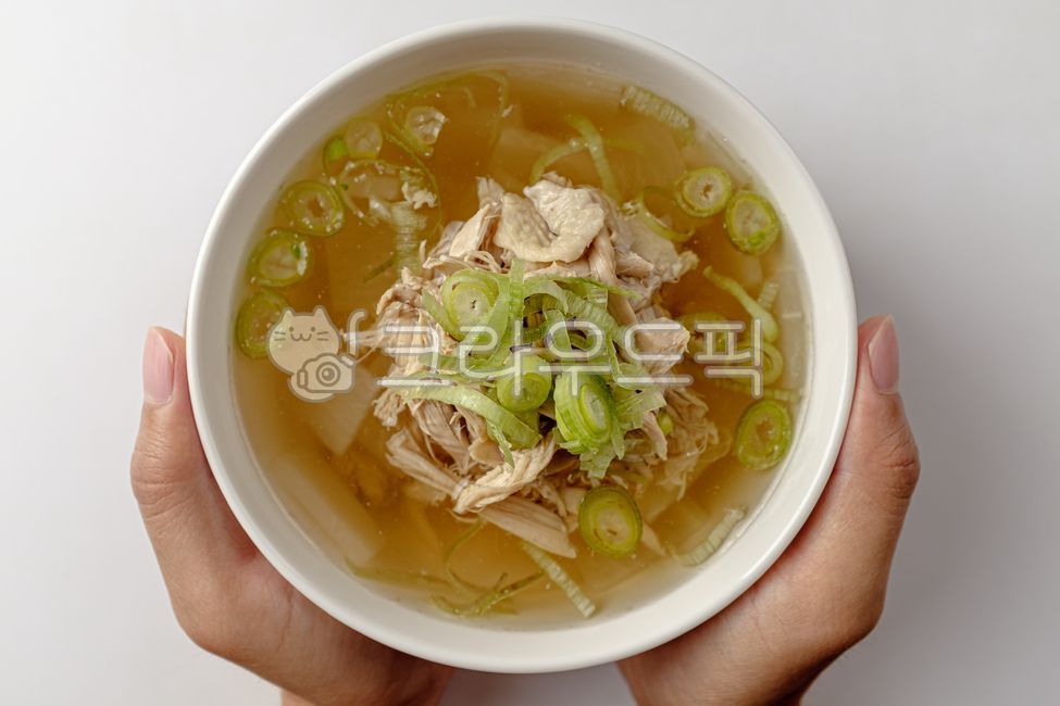 닭곰탕,닭고기,닭육수,육수,국물,고기,야채,채소,음식,식사,식품,식료품,재료,식재료,음식재료,클로즈업,뜨거운,담백한,기름진,음식,식재료,요리,food,cook,meal,dishes,food reserves