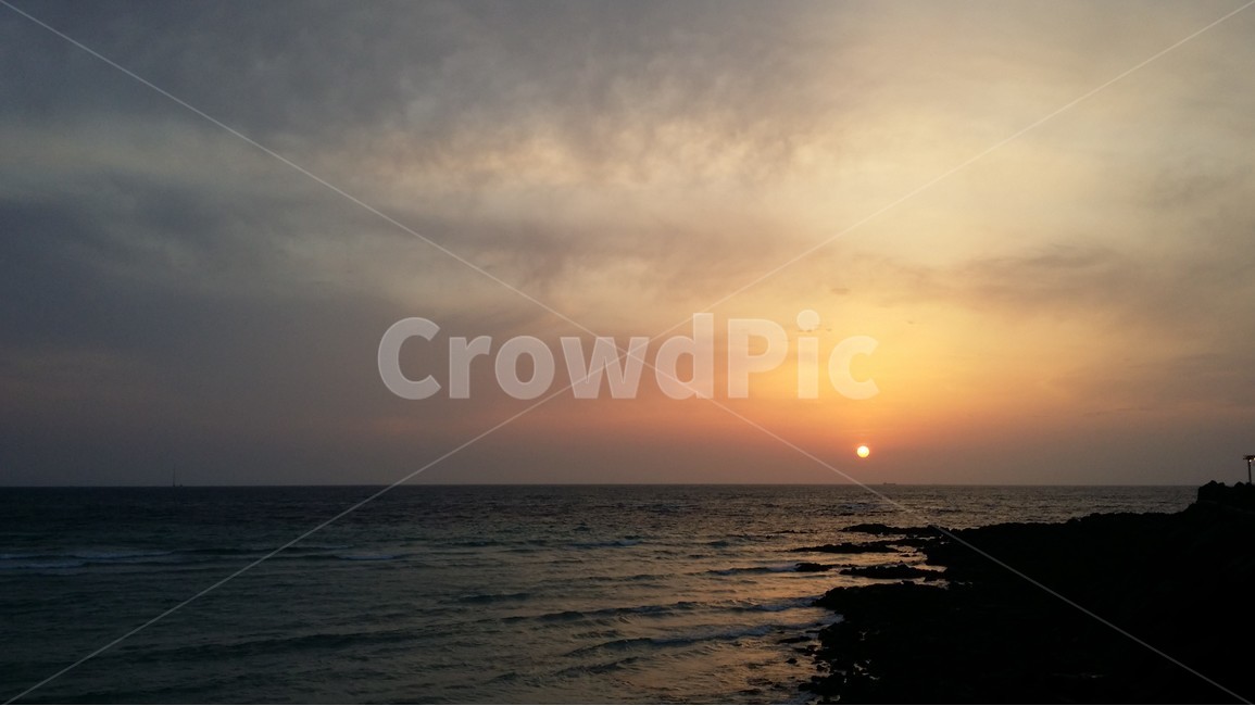 바닷가,해안,노을,석양,제주도,애월,수평선,바다,해변,자연,풍경,nature,landscape,outdoors,옥외,sunlight,햇빛,dusk,황혼,sky,하늘,dawn,새벽,sunset,일몰,red sky,붉은 하늘