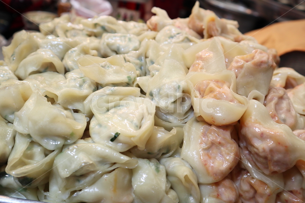 만두,김치,고기,딤섬,야식,시장,맛집,안주,eat,먹거리,healthy,건강한,green,homemade,dumpling,tasty,gourmet,restaurant,cooking,요리,meat,background,closeup,appetizer,에피타이저,dish,delicious,lunch,traditional,cuisine,dinner,meal,white,plate,fresh,food,음식,식재료,요리,food,cook,meal,dishes,food reserves,디저트,간식,후식,dessert,snack