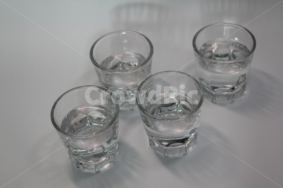 소주,소주잔,술잔,알콜,음주,한잔,소주잔들,투명,투명한잔,투명소주잔,사물,물건,오브젝트,thing,object,matter