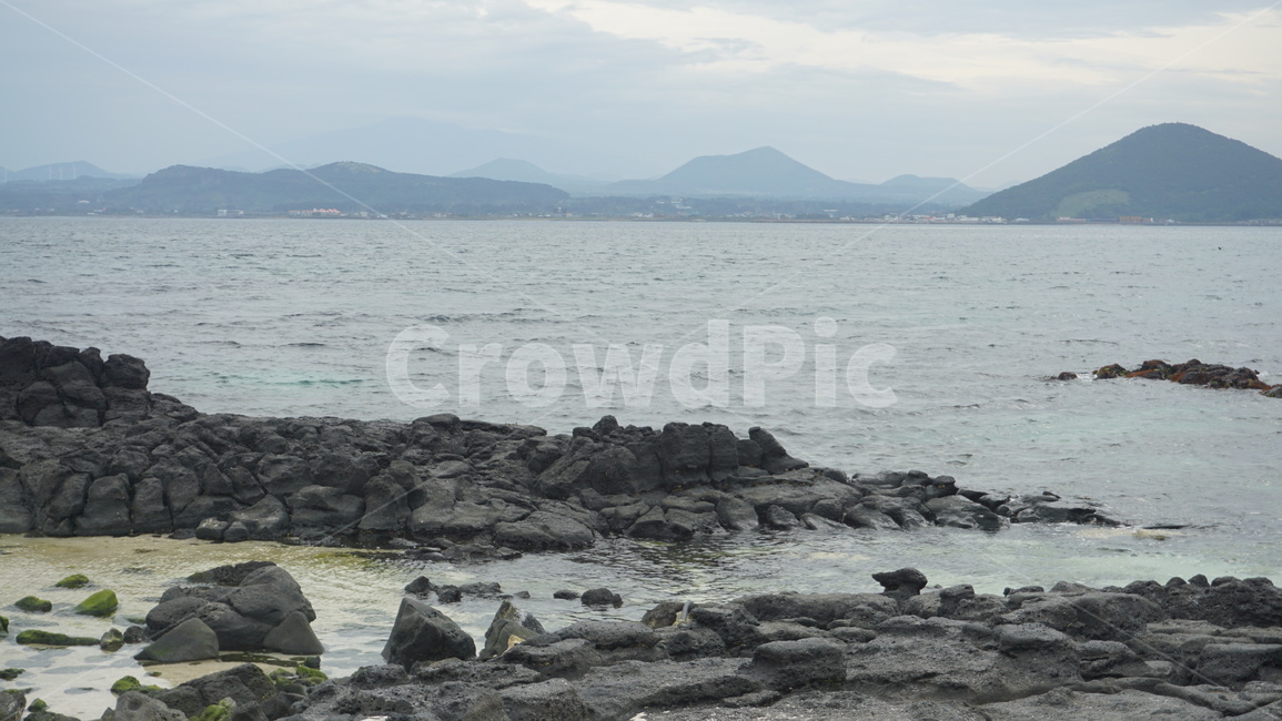 바닷가,바다,자연,풍경,제주도,자연,풍경,nature,landscape,한국자연풍경,한국자연경관,korea nature landscape,제주도,jeju,jeju island,water,물,shoreline,해안선,promontory,곶,outdoors,옥외,sea,ocean,대양,land,땅,coast,연안,rock,록