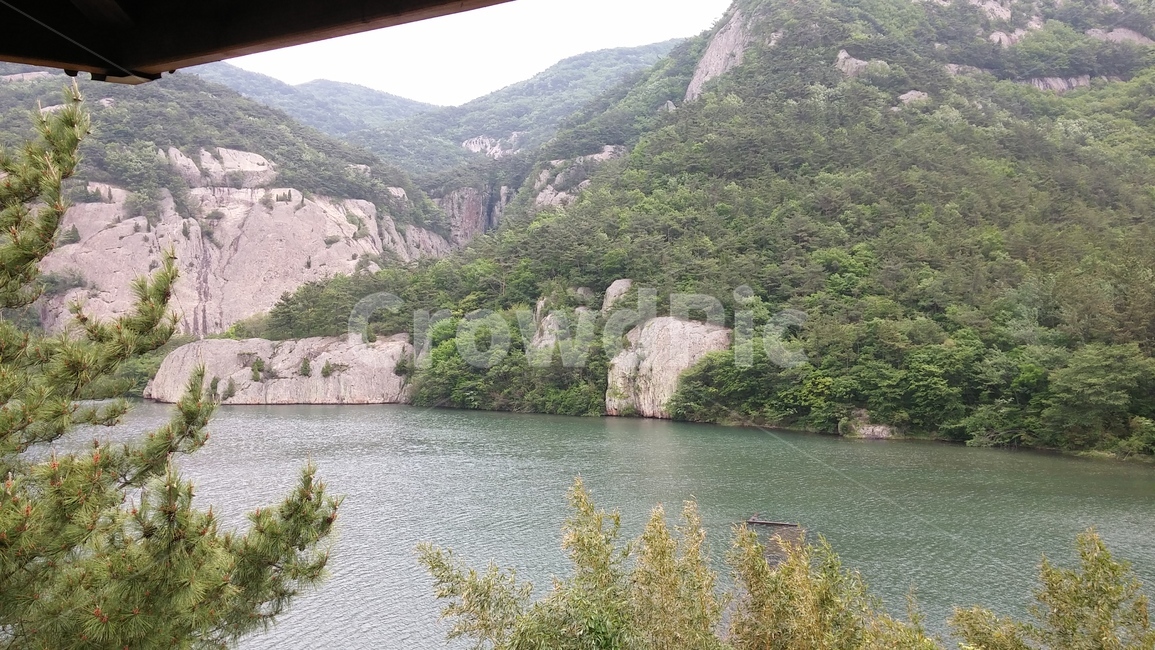 강,절벽,풍경,river,cliff,잔잔한,고요한,여유로운,한적한,자연,풍경,nature,landscape,outdoors,옥외,water,물
