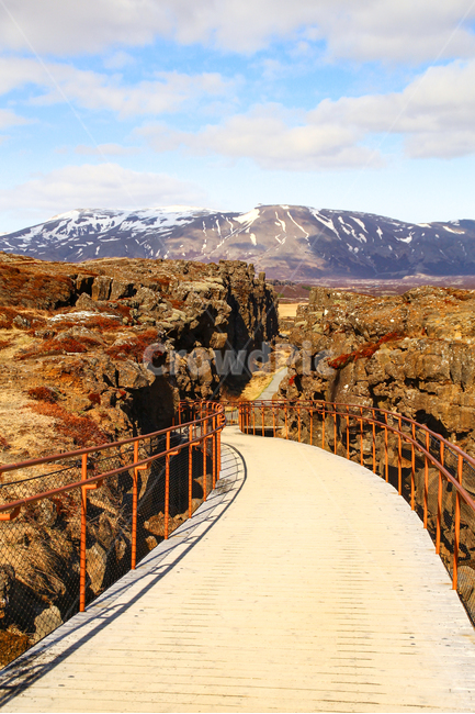 아이슬란드,싱벨리어,국립공원,팅벨리르,유네스코,세계문화유산,풍경,경치,세계자연풍경,해외,해외자연,해외자연풍경,암석,바위,지질,초원,유적,유적지,싱벨리어국립공원,자연,대자연,골든서클,경관,관광명소,관광지,여행지,유럽,북유럽,지질학,유라시아판,북아메리카판,지구과학,자연,풍경,nature,landscape,해외,외국,세계,foreign,oversea,world,세계자연풍경,해외자연풍경,외국자연풍경,world nature landscape,boardwalk,산책로,bridge,다리,building,건물