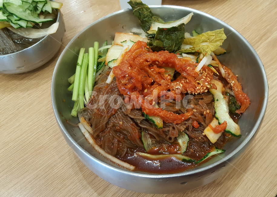 냉면,여름,물냉면,시원한,더위,여름음식,양념장,새콤한,한국음식,음식,요리,면발,국수,한식,면류,면요리,회냉면,음식,식재료,요리,food,cook,meal,dishes,food reserves,면류,면요리,noodles,한식,한국음식,한국요리,korean food,korean dishes,korean meal,korean cook