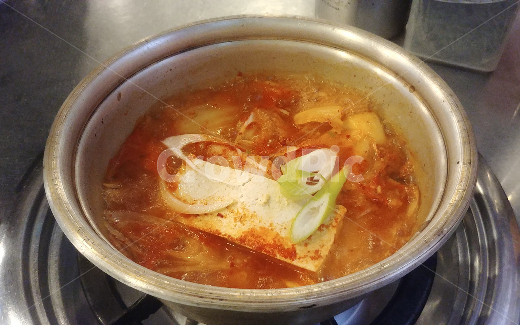 김치찌개,김치,찌개,양푼김치찌개,국물,음식,식재료,요리,food,cook,meal,dishes,food reserves,한식,한국음식,한국요리,korean food,korean dishes,korean meal,korean cook