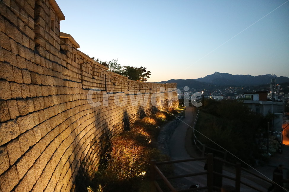 낙산공원,야경,성곽,풍경,서울,야경,밤,풍경,nightscape,night,landscape,한국전통,한국문화,korean traditional,korean culture,건축물,건물외관,exterior,building,structure,architecture,construction,wall,벽
