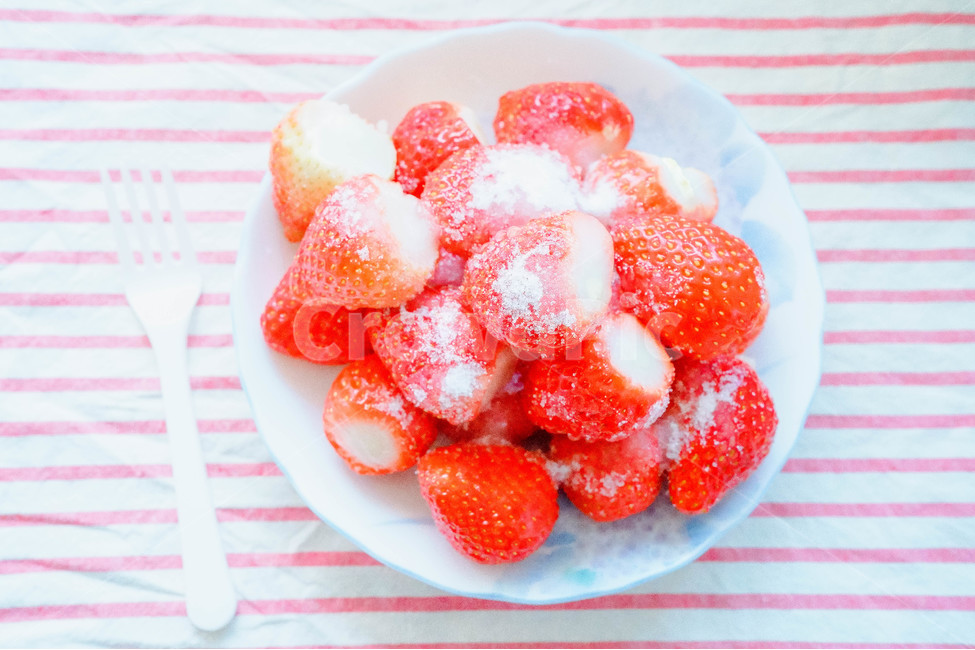 딸기,스트로베리,strawberry,과일,fruit,계절과일,빨간색,red,달콤한,후식,음식,제철과일,디저트,빨강,sweet,간식,음식,식재료,요리,food,cook,meal,dishes,food reserves,과일,열매,fruit