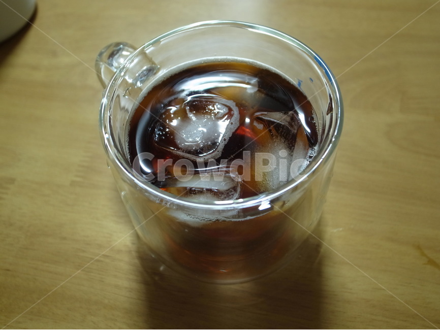 Ice americano,glass,Nukki,cold coffee,ice,cold drink,food nuki,drip coffee,coffee,coolness,A cup of coffee,Americano,mug,iced coffee