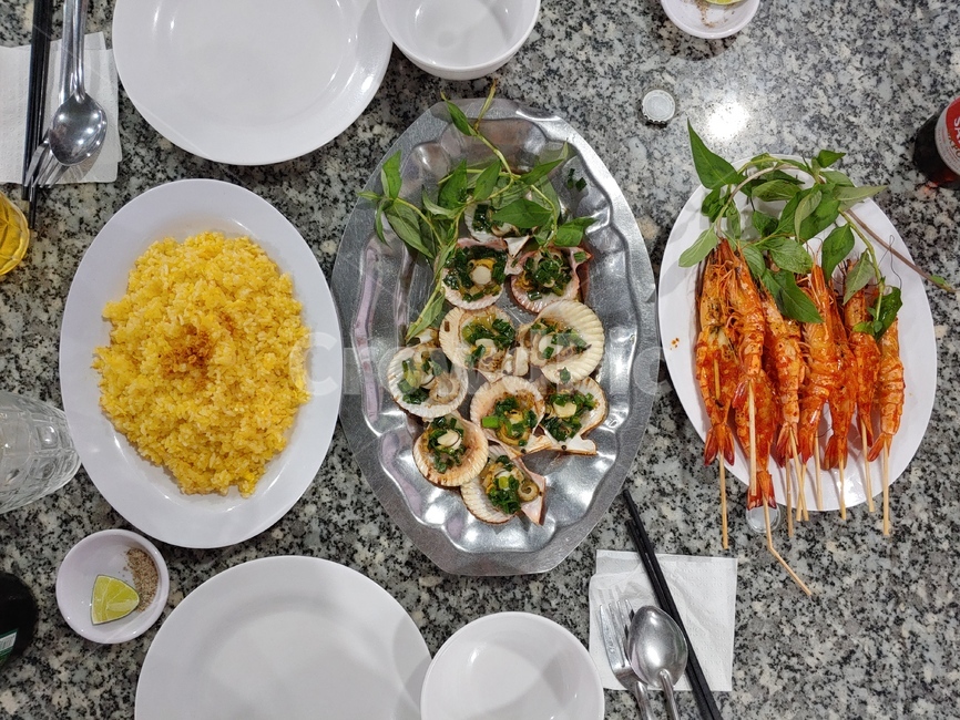 food,음식,meal,식사,dish,요리,볶음밥,friedrice,가리비,shell,새우,shrimp