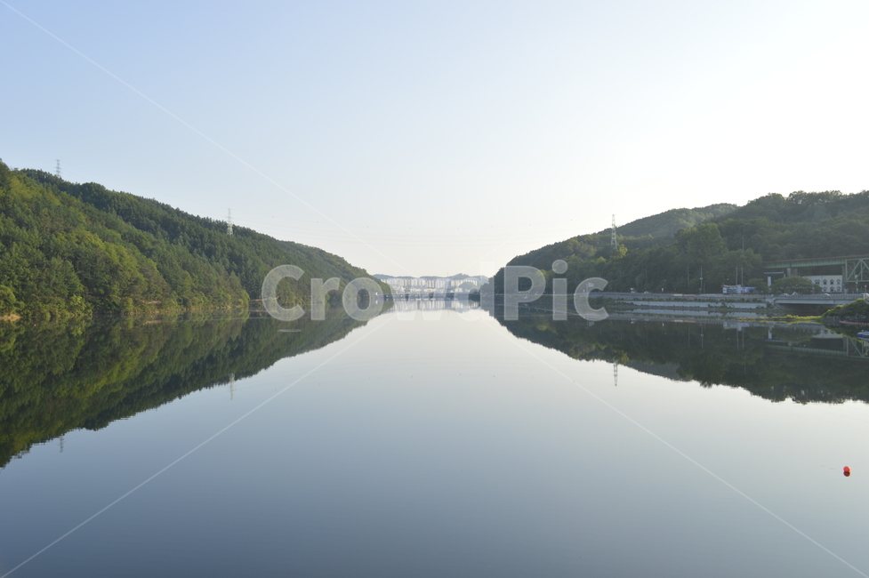 반영,구름없음,맑음,하늘,강,깨끗,고요,데칼코마니,자연,풍경,nature,landscape,water,물,outdoors,옥외,reservoir,저수지