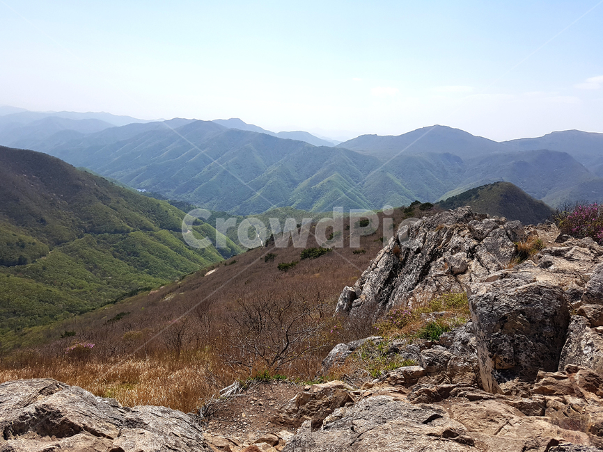 slope,경사,nature,자연,outdoors,도로,road,흙길,dirtroad,옥외,gravel,자갈,산,가을산,낙엽,풍경