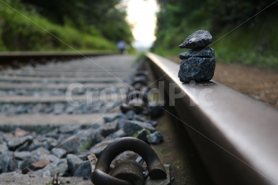 철길,돌탑,항동철길,자작사진,철로,돌,교통,교통수단,traffic,transportation,감성,sensible,feeling,train track,기찻길,railway,철도,rail,레일