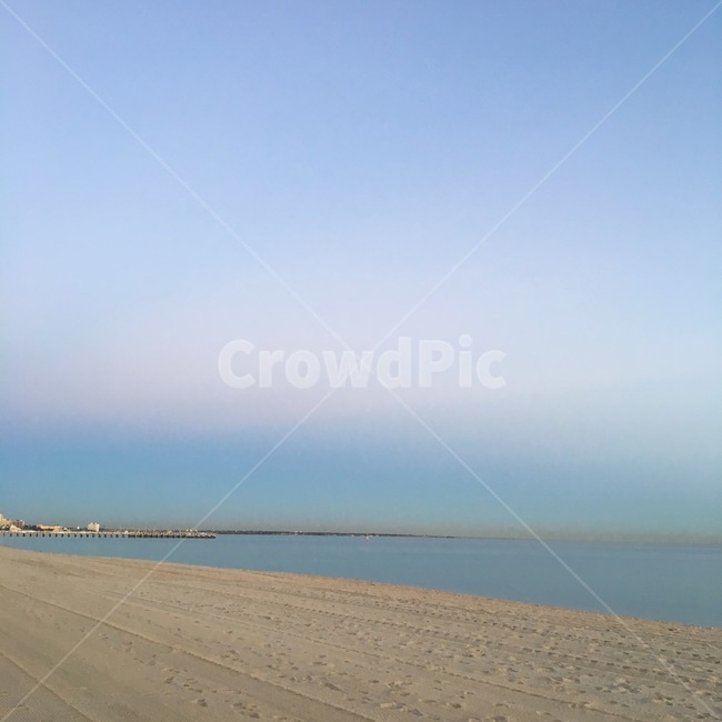 푸른하늘,하늘,감성,색감,해변,바다,nature,soil,흙,outdoors,옥외,모래,모래사장,모래알,새벽,파란색,해변,바다,beach,sea