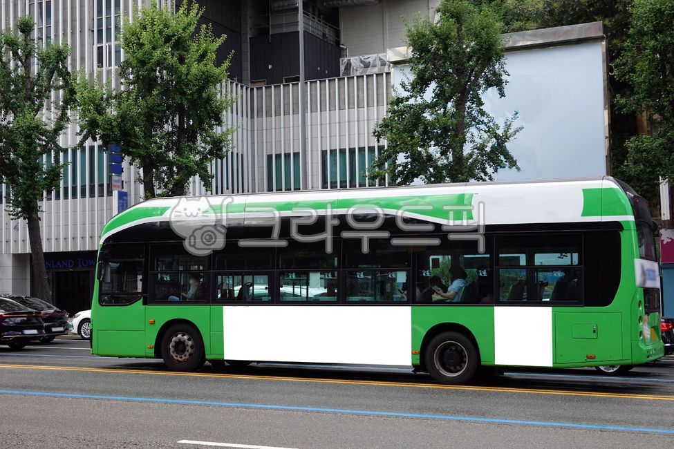 버스,버스광고,목업,목업이미지,광고,광고판,차량광고,시내버스광고,부착광고,옥외광고,판넬,비즈니스,상업광고판,도시배경,사인보드,상업광고,커머셜,비어있는,프레임,광고디자인,빈공간,배경,바탕,백그라운드,사각형광고판,차량,교통수단,bus,busadvertisement,mockup,mockupimage,billboard,vehicleadvertisement,citybusadvertisement,advertisement,outdooradvertisement,panel,business,commercialbillboard,citybackground,signboard,commercialadvertisement,commercial,free,frame,advertisingdesign,emptyspace,background