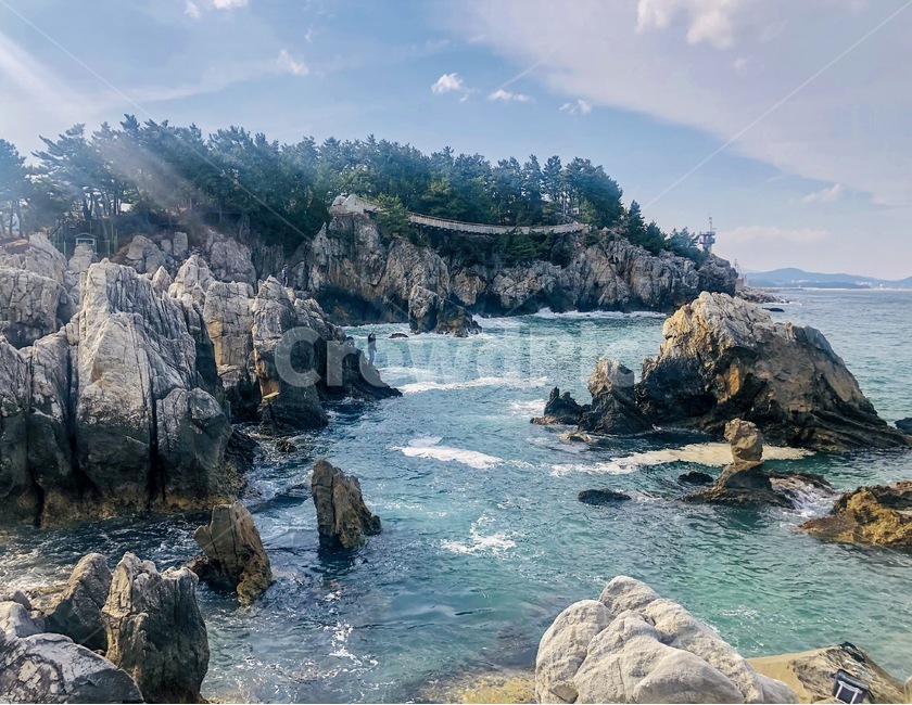 동해바다,추암,해변,바위,절벽,햇살,korea,seaside,cliff,blue