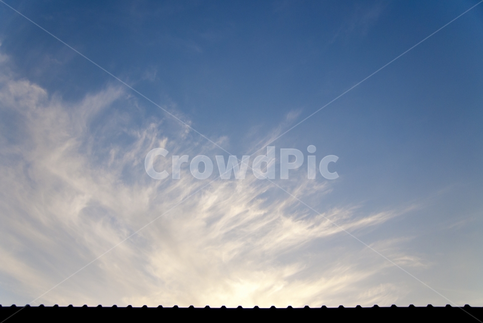 하늘,구름,자연,지붕,처마,cloud,자연,풍경,nature,landscape,한국전통,한국문화,korean traditional,korean culture,건축물,건물외관,exterior,building,structure,architecture,construction,outdoors,옥외,sky,azure sky,푸른 하늘