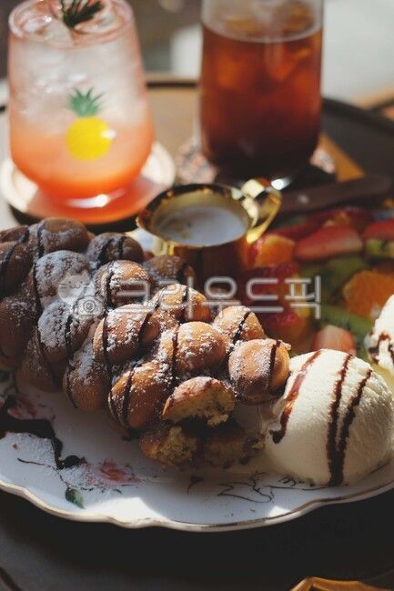 ade,fruit,syrup,drink,dessert,waffle,beverage,coffee