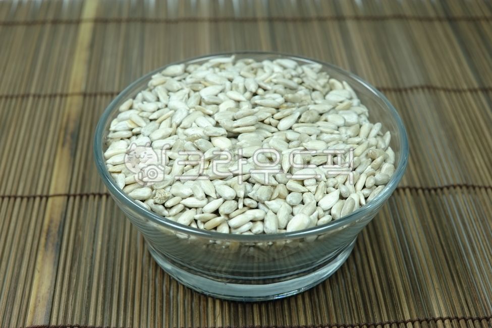 해바라기,씨,씨앗,씨드,견과,곡물,썬플라워,해바라기씨,해바라씨앗,해바라기씨드