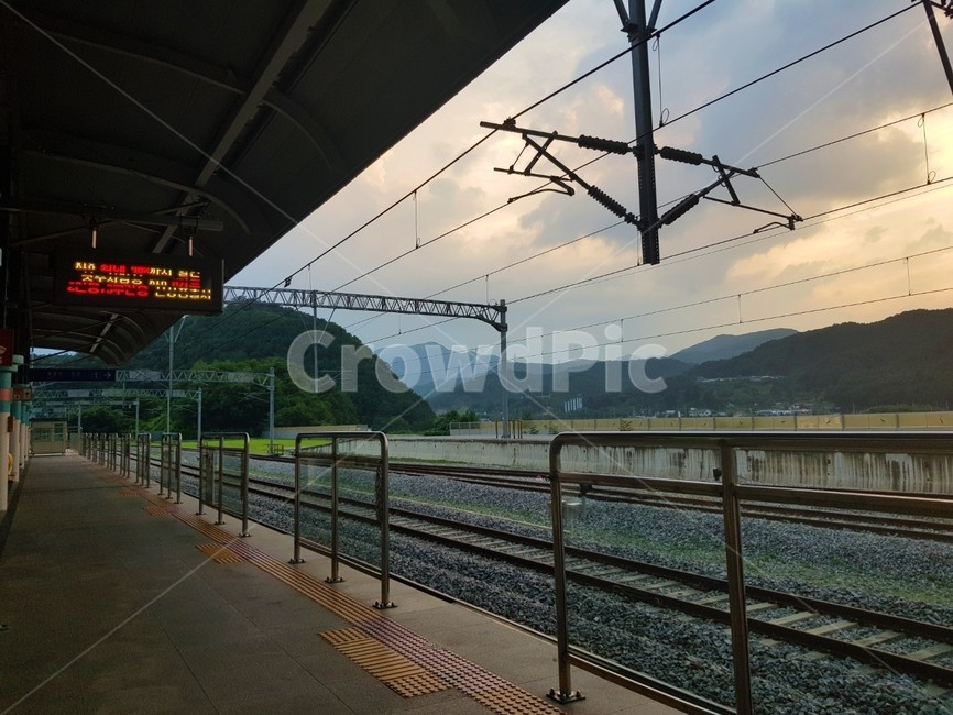 지하철역,지하철,역,station,철길,기찻길,시골,시골풍경,철도,교통,교통수단,traffic,transportation