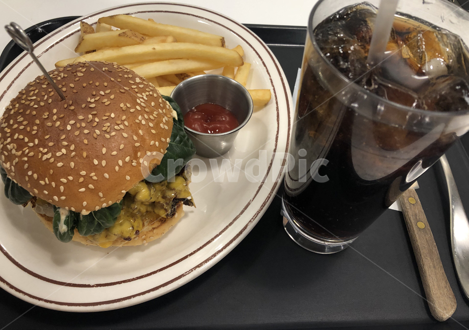 햄버거,콜라,감자튀김,소스,그릇,탄수화물,cola,hamburger,frenchfries