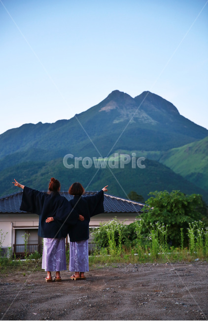 모녀,유후인,일본,가족,엄마,딸,japan,family,yufuin,fukuoka,산,뒷모습,배경,인간,사람,person,human,사랑,시골,country,마을