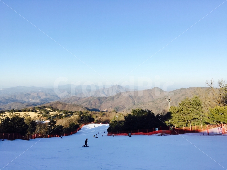 스키장,겨울,눈,보드,Winter,Skie,White,화이트,하얀색,눈꽃,자연,풍경,nature,landscape,겨울,계절,winter,season,스포츠,레저,운동,sports,leisure,exercise,outdoors,옥외,mountain range,산맥,mountain,산,scenery