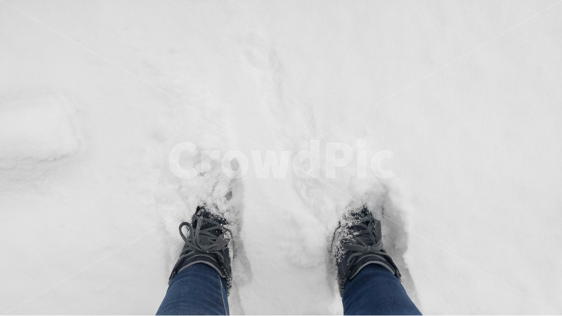 겨울,눈,함박눈,발,눈길,설경,쌓인눈,눈오는날,설국,snow,겨울,계절,winter,season,사람,인물,인간,human,person,신체일부,몸,body