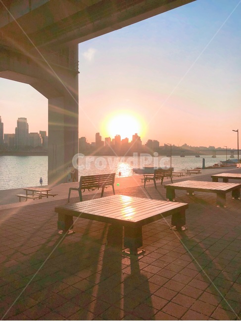 서울,뚝섬,한강,해,하늘,풍경,도시,풍경,city,landscape,한국도시풍경,한국도시경관,korea cityscape,휴식,힐링,rest,relaxation,healing,색깔,색상,색채,색감,color sense,color sensitivity,feeling of color,walkway,보도,path,통로