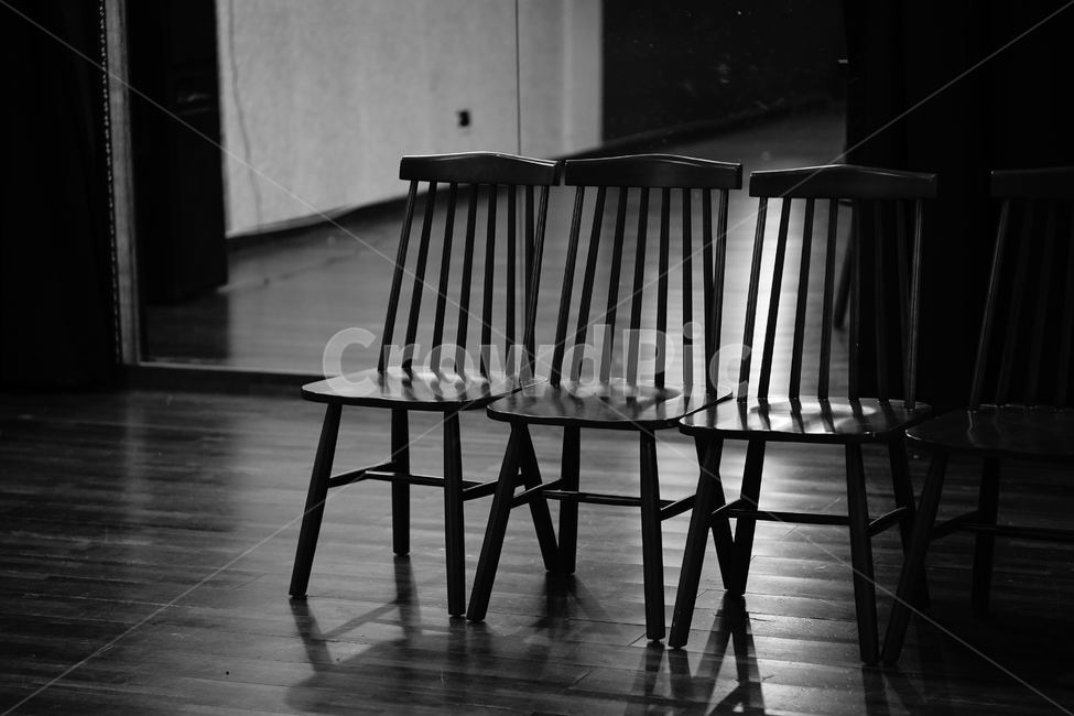 의자,연습,자리,흑백,연습실,흑백,모노톤,monochrome,black and white,인테리어,실내디자인,interior design,사물,물건,오브젝트,thing,object,matter