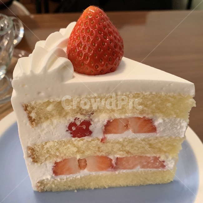sweets,food,음식,dessert,디저트,크림,creme,빵,딸기케이크,cake