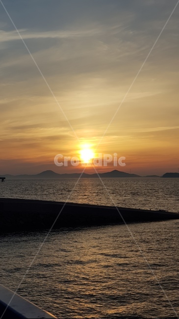 바다,노을,석양,풍경,낙조,자연,풍경,nature,landscape,outdoors,옥외,sunlight,햇빛,dawn,새벽,red sky,붉은 하늘,sunset,일몰,sky,하늘,dusk,황혼