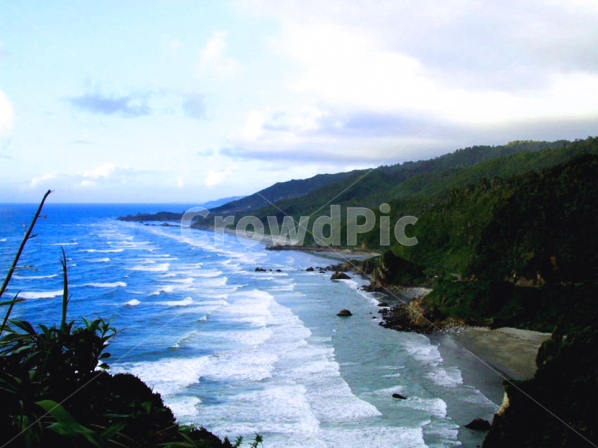 바다,파도,구름,하늘,산,나무,mountain,tree,trees,sea,ocean,sky,cloud,wave,beach,seaside,배경사진,배경화면,배경,background,풍경,풍경사진,푸른,초록,green,sunny,맑은,날씨,weather,평화로운,분위기,차분한,차분함,평화로움,scene,view,atmosphere,calm,peaceful,tranquil,still,감성사진,ambience,자연,풍경,nature,landscape,해외,외국,세계,foreign,oversea,world,세계자연풍경,해외자연풍경,외국자연풍경,world nature landscape,shoreline,해안선,water,물,대양,outdoors,옥외,land,땅,promontory,곶,coast,연안
