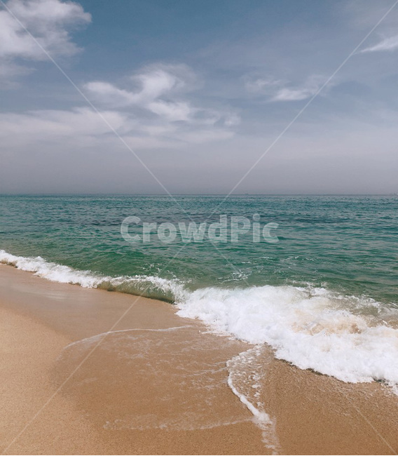 해변,바다,바닷가,해수욕장,해안,파도,물결,하늘,여름해변,여름바다,파도거품,일렁이는파도,부서지는파도,beach,seashore,seaside,ocean,waves