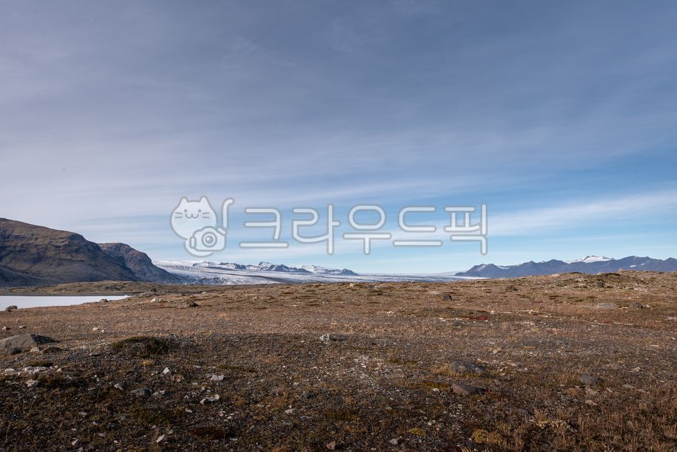 northeurope,overseas,fall,plateau,europe,dirt road,dirtroad,surface,nature,overea,icecap,iceland,northern europe,gravel,outdoors,snow,ground,autumn,landscape