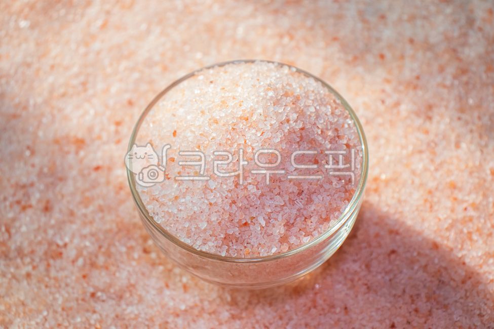 salt,pink salt,himalayan pink salt,himalayan salt,rock salt,himalayan pink salt,pink salt,mineral salt,salt,himalayan salt,himalayan rock salt,pink,himalaya,seasoning,mineral,seasoning,food,material,food ingredient,table salt,bowl,bow