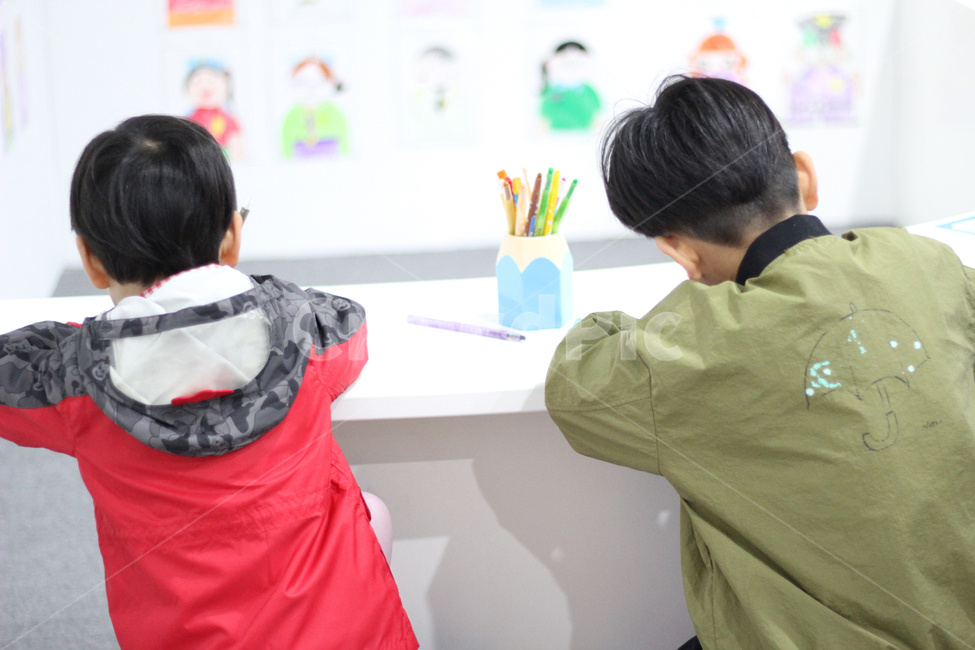 부산과학관,국립부산과학관,과학관,기장과학관,경찰그림그리기,사람,인물,인간,human,person,어린이,어린아이,child,children,kid