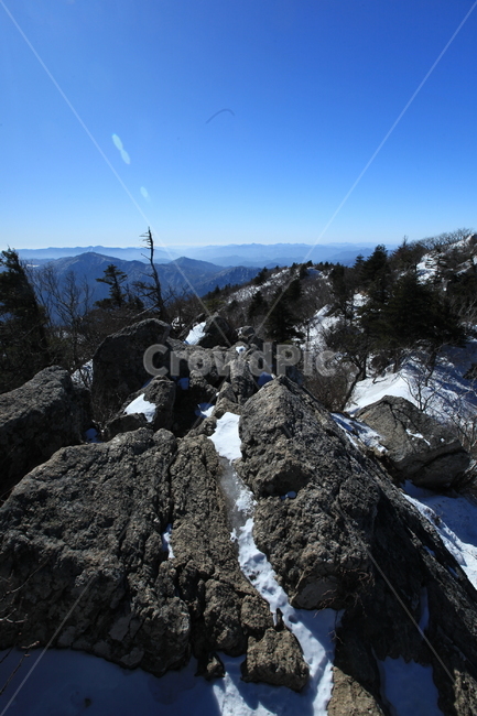 겨울산,설악산,등산,하얀눈,파란하늘,대청봉,중청대피소,겨울,계절,winter,season,자연,풍경,nature,landscape,mountain,산,outdoors,옥외