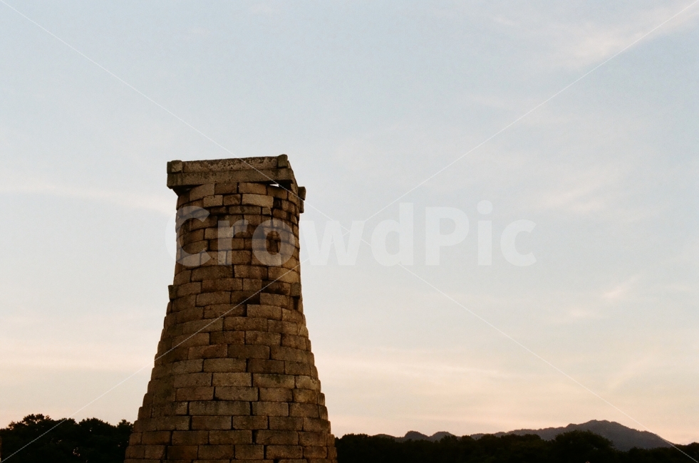 경주첨성대,첨성대,노을,감성,필름사진,랜드마크,landmark,tourist attraction,한국전통,한국문화,korean traditional,korean culture