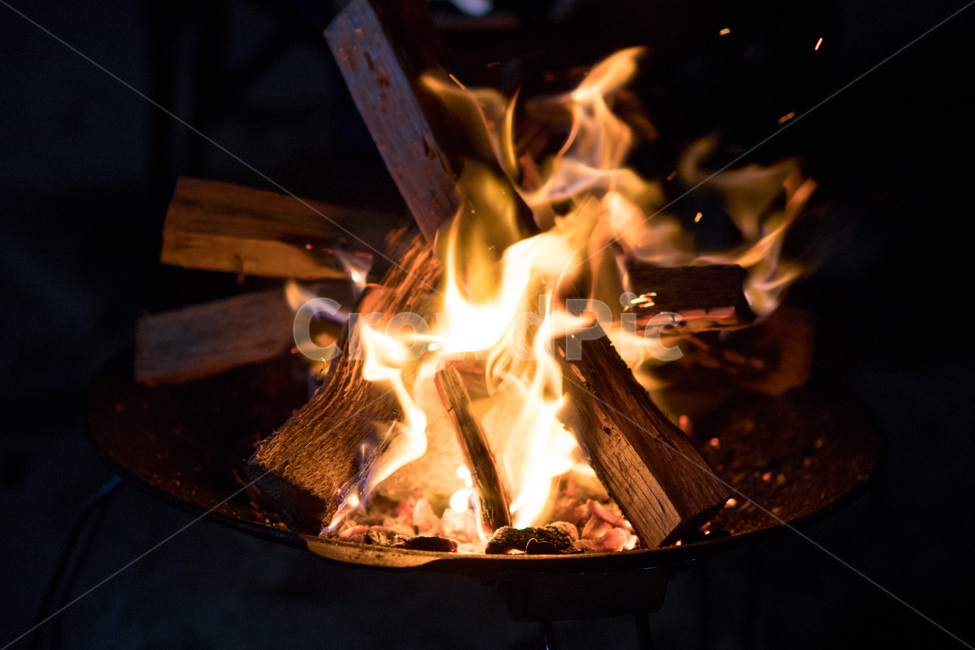 불꽃,flame,모닥불,fire,불,캠핑,화롯대,장작,나무,뜨거움,캠프파이어,따뜻함