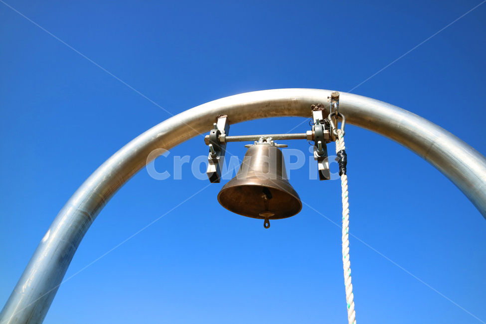 bell,steel,object,view,modern,high,landscape,background,metal,blue,sky,종,은색,메탈,쇠,하늘,파란색,파랑,푸른하늘,파란하늘