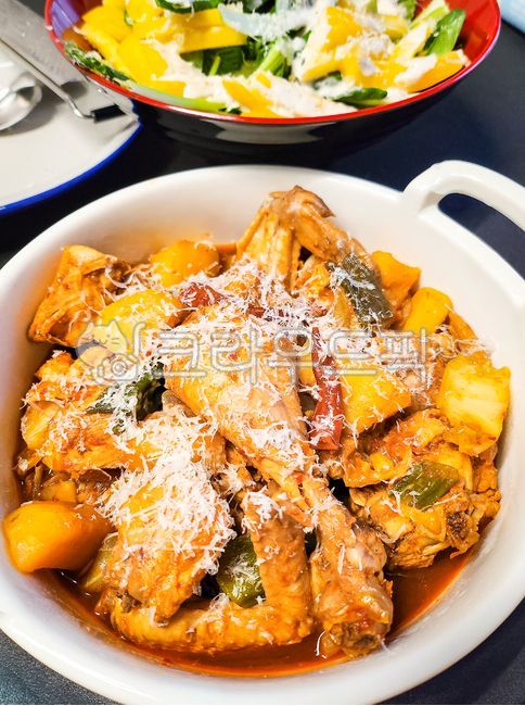 Cheese topping,cheese powder,snowflake cheese,cheese Korean food,cheese dish,cheese flavor,spicy stir-fried chicken,spicy steamed chicken,Korean chicken dish,Korean steamed dish,Korean home cooking,Korean cuisine,Asian home cooking,rich chick