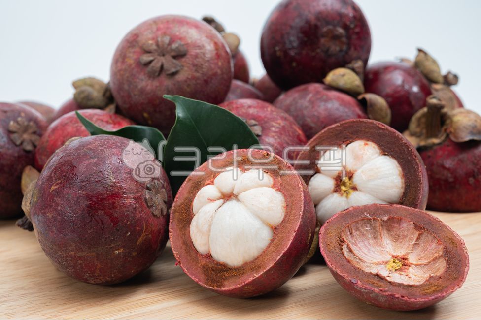 close up,Fruit,fruit,Taipei,section,food,vitamin,tropical,Southeast Asia,crush,dessert,Asia,Mangosteen,thailand,purple,exotic,fresh,tropical fruit,sweet,organic