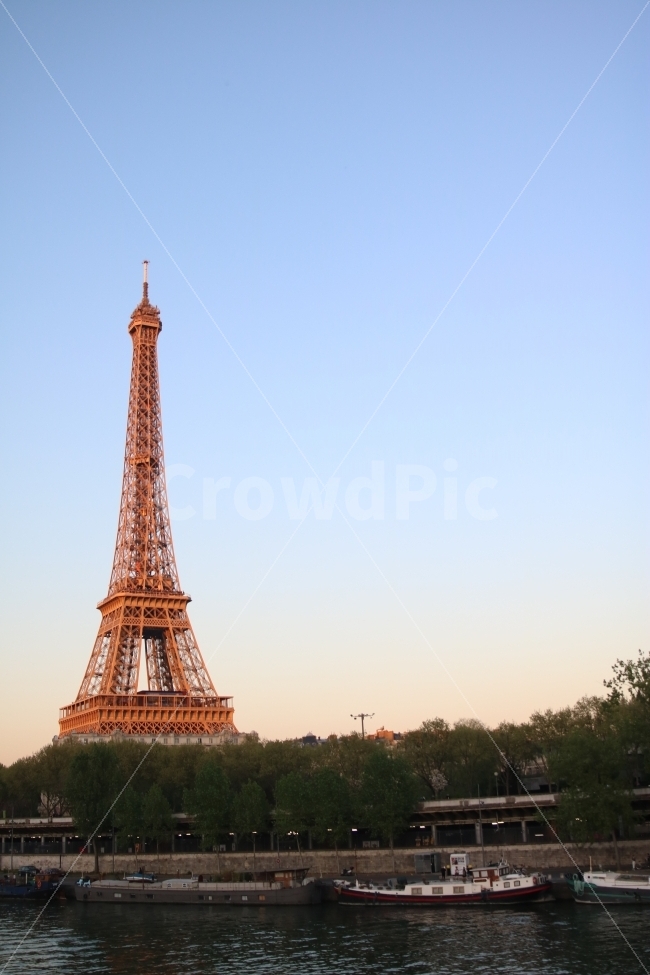 프랑스,파리,에펠탑,감성사진,노을,랜드마크,landmark,tourist attraction,해외,외국,세계,foreign,oversea,world,세계랜드마크,해외랜드마크,외국랜드마크,world landmark,world tourist attraction,building,건물,architecture,건축물,tower,탑,vehicle,차량,transportation,교통,boat,보트,spire,첨탑,steeple,뾰족한 탑