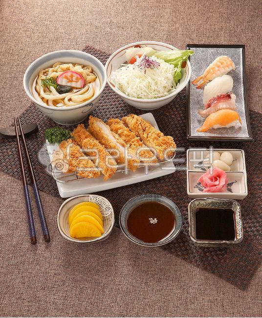 일식,일식정식,돈까스정식,돈까스,튀김,우동,식사,밥,밥류,일식류