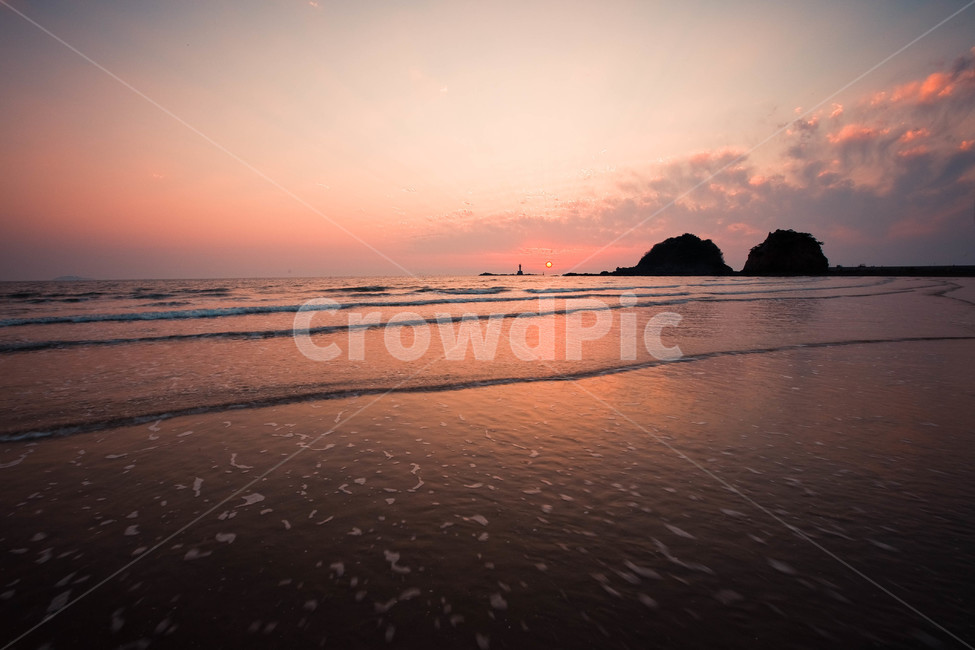 꽃지일몰,일몰,황혼,아름다운빛,물결,구름,solner,장노출,자연,풍경,nature,landscape,한국자연풍경,한국자연경관,korea nature landscape,outdoors,옥외,sky,하늘,sunset,dawn,새벽,red sky,붉은 하늘,dusk,ocean,대양,sea,바다,water,물
