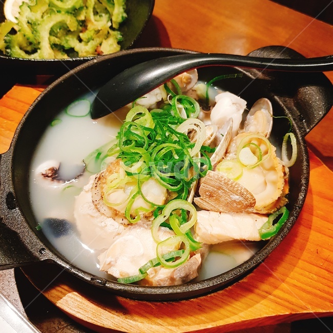 조개탕,일본,시원,뽀얀,국물,오사카,홍합,탕,요리,음식
